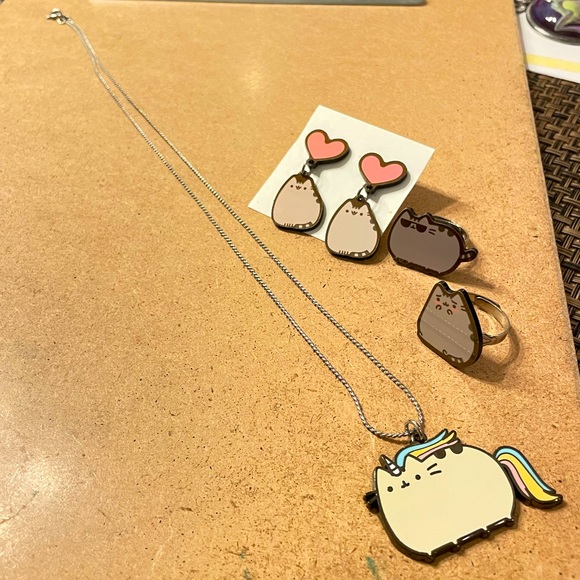 Gund Jewelry - Pusheenicorn Charm Pendant, Pusheen Heart Earrings, & 2 Pusheen Rings